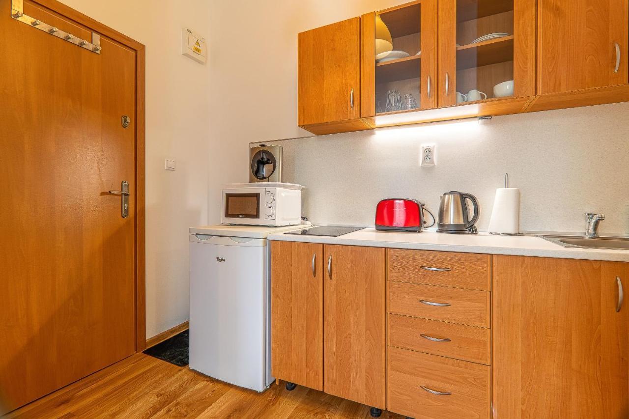 Jonas Apartments - Great Location Near Bratislava City Center Exteriör bild