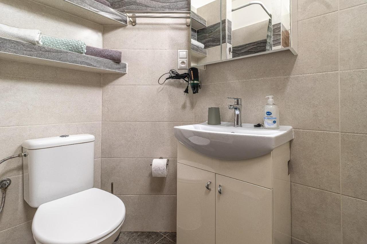Jonas Apartments - Great Location Near Bratislava City Center Exteriör bild