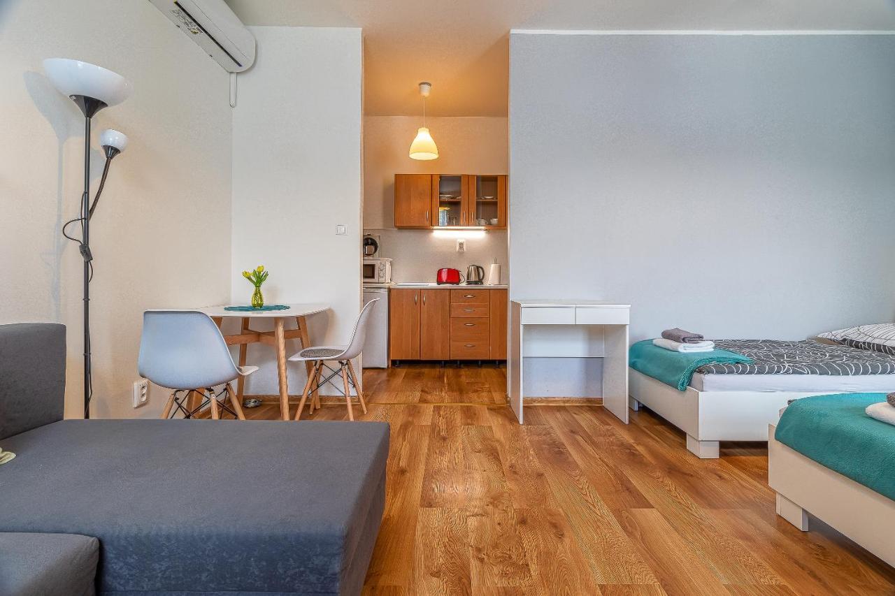 Jonas Apartments - Great Location Near Bratislava City Center Exteriör bild