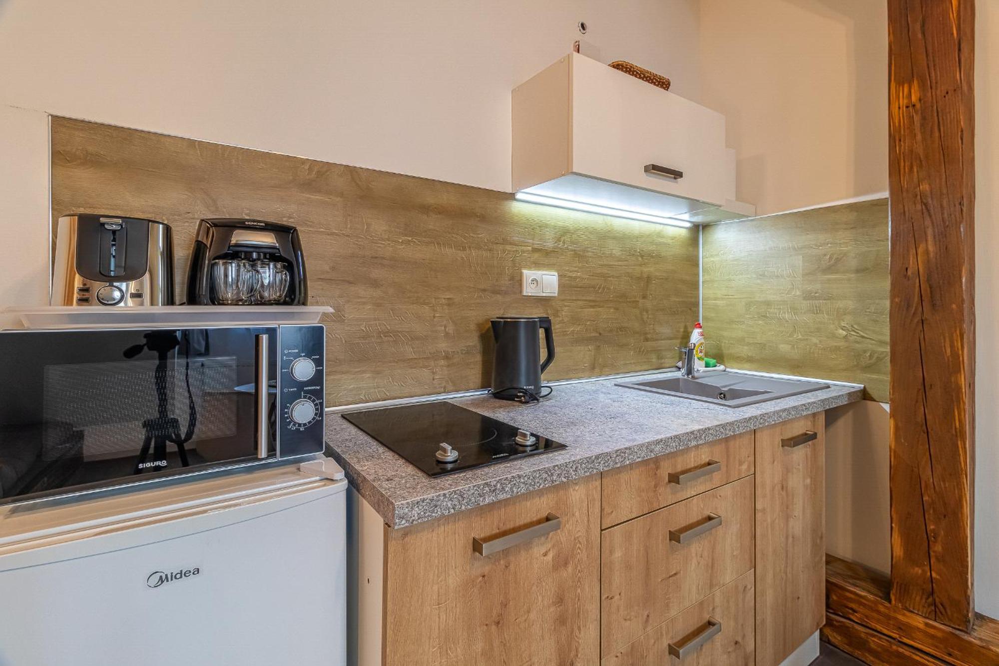 Jonas Apartments - Great Location Near Bratislava City Center Exteriör bild