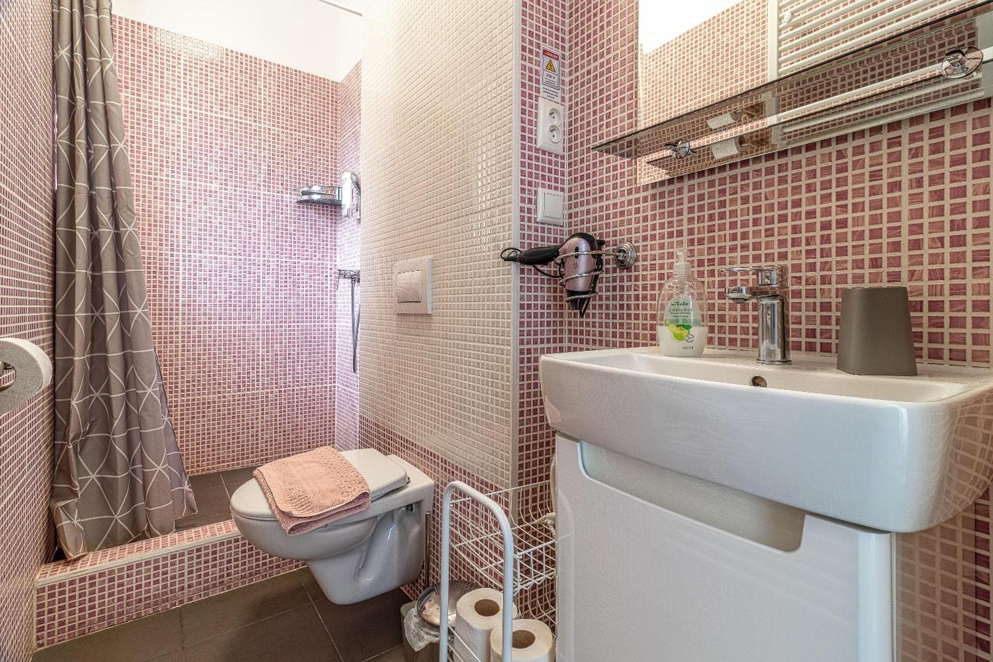 Jonas Apartments - Great Location Near Bratislava City Center Exteriör bild